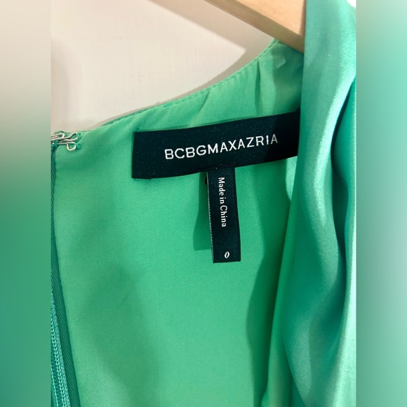 BCBG Max Azra green tie waist short dress. Size 0. - Picture 3 of 13